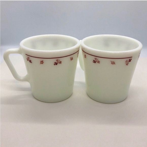 Pyrex Vintage ‘Burgundy Rose’ Mugs - Lot of 2 - Picture 3 of 4